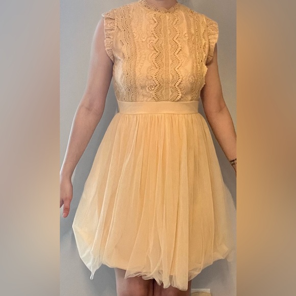 Blush coloured dress - Picture 2 of 4